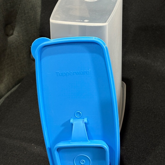 TUPPERWARE Clear Storage Container #1588-2 Blue Lid #7881A-2 & Snap Top #1590-8 - Picture 2 of 7